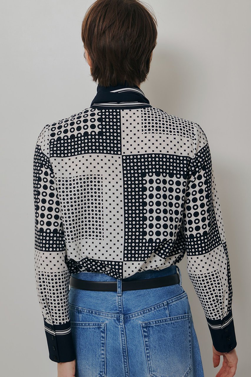 【アルアバイル/allureville】の幾何プリントボウタイブラウス 人気、トレンドファッション・服の通販 founy(ファニー) 　ファッション　Fashion　レディースファッション　Fashion for Women　トップス・カットソー　Cut & Sew Tops　シャツ・ブラウス・オフィスカジュアル　Elegant Blouses & Button-Ups　2026年　2026　カフス　Cuff Design　スカーフ　Scarf, Neckwear　スリーブ　Sleeve, Long Sleeve / Short Sleeve　フロント　Front, Front Design　リボン　Ribbon, Bow　ロング　Long, Long-Length　夏　Summer　春　Spring　S/S・春夏　SS, Spring/Summer, Warm Season　other-4|ID: prp329100004855426 ipo3291000000035776883