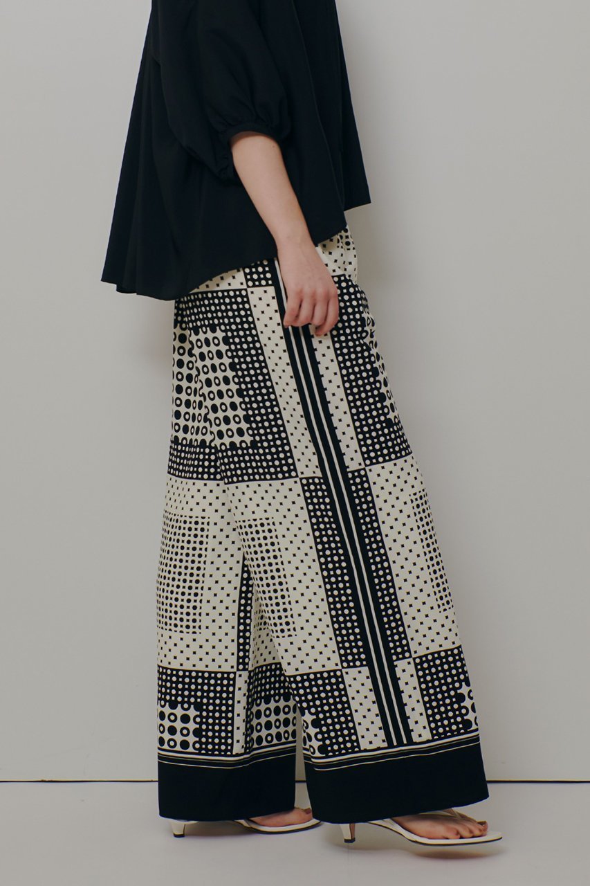 【アルアバイル/allureville】の幾何プリントイージーパンツ 人気、トレンドファッション・服の通販 founy(ファニー) 　ファッション　Fashion　レディースファッション　Fashion for Women　パンツ　Pants & Trousers　2026年　2026　パッチワーク　Patchwork, Mixed Fabric　プリント　Print, Printed Pattern　モダン　Modern, Contemporary　リラックス　Relax, Relaxed Fit　夏　Summer　春　Spring　S/S・春夏　SS, Spring/Summer, Warm Season　other-7|ID: prp329100004855433 ipo3291000000035776949