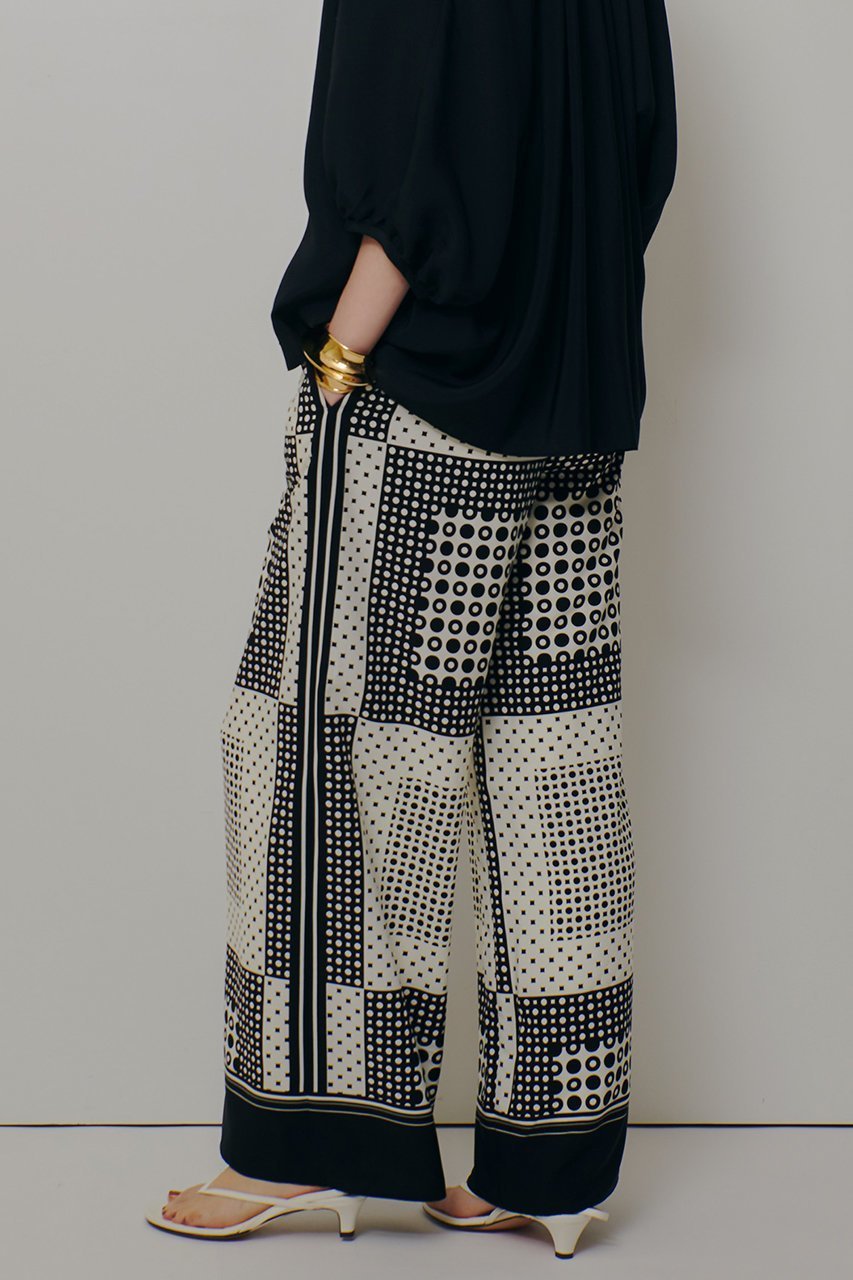 【アルアバイル/allureville】の幾何プリントイージーパンツ 人気、トレンドファッション・服の通販 founy(ファニー) 　ファッション　Fashion　レディースファッション　Fashion for Women　パンツ　Pants & Trousers　2026年　2026　パッチワーク　Patchwork, Mixed Fabric　プリント　Print, Printed Pattern　モダン　Modern, Contemporary　リラックス　Relax, Relaxed Fit　夏　Summer　春　Spring　S/S・春夏　SS, Spring/Summer, Warm Season　other-8|ID: prp329100004855433 ipo3291000000035776950