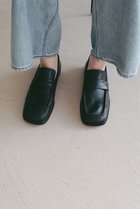 【エトレトウキョウ/ETRE TOKYO】のソフトレザースクエアローファー 人気、トレンドファッション・服の通販 founy(ファニー) ファッション Fashion レディースファッション Fashion for Women 春 Spring 軽量 Lightweight, Ultra Light シューズ Shoes, Footwear スクエア Square, Square Shape スラックス Slacks, Dress Pants セットアップ Set-Up, Coordinated Outfit デニム Denim, Jeans Material バランス Balance, Style Balance フィット Fit, Slim Fit フォルム Silhouette, Form フラット Flat, Flat Shoes ワイド Wide, Wide Fit S/S・春夏 SS, Spring/Summer, Warm Season 夏 Summer 2026年 2026 thumbnail ブラック|ID: prp329100004856709 ipo3291000000035820248