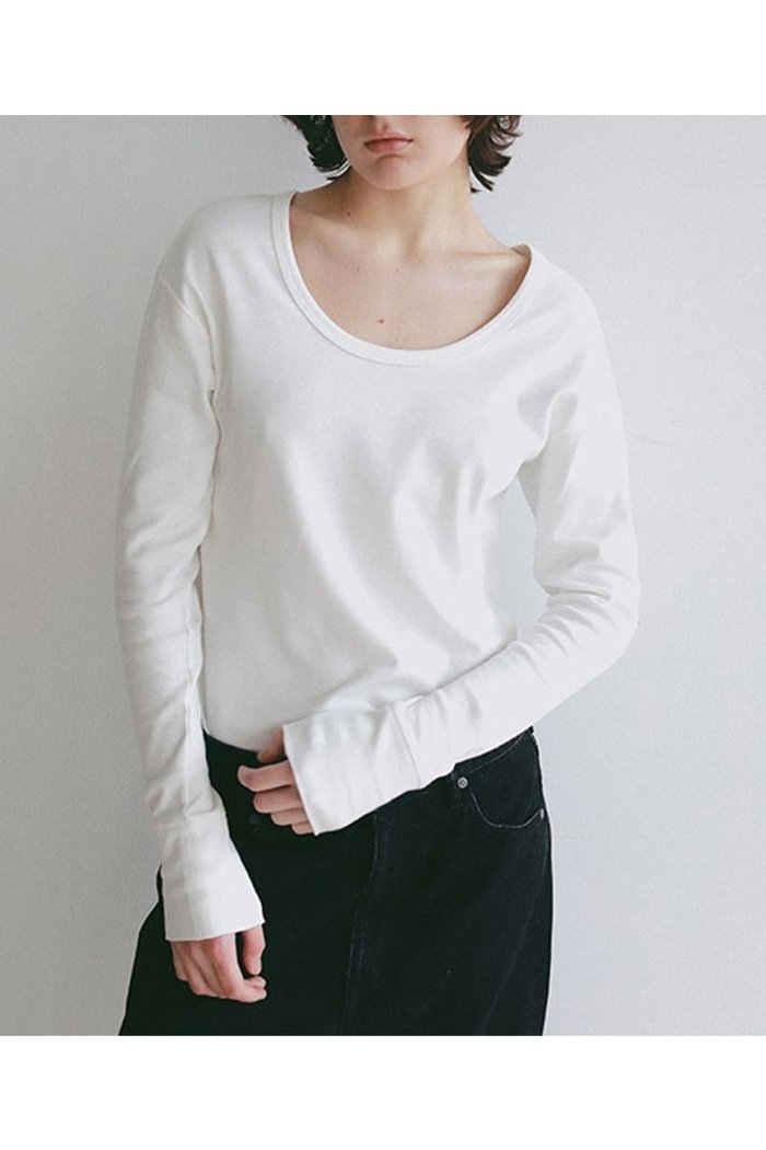 【エトレトウキョウ/ETRE TOKYO】のオーガニックコットンUネックロンTee インテリア・キッズ・メンズ・レディースファッション・服の通販 founy(ファニー) https://founy.com/ ファッション Fashion レディースファッション Fashion for Women トップス・カットソー Cut & Sew Tops シャツ・ブラウス・オフィスカジュアル Elegant Blouses & Button-Ups ロングTシャツ・Tシャツ Longline T-Shirts & Tees カットソー・ベーシックTシャツ Cut-and-Sewn Tops / Stretch Tees & Basics インナー Innerwear 春 Spring カーディガン Cardigan, Knitwear ジャケット Jacket, Outerwear スリーブ Sleeve, Long Sleeve / Short Sleeve デコルテ Décolleté, Neckline デニム Denim, Jeans Material なめらか Smooth, Silky Texture バランス Balance, Style Balance フィット Fit, Slim Fit ロング Long, Long-Length ワイド Wide, Wide Fit S/S・春夏 SS, Spring/Summer, Warm Season 再入荷 Restock / Back in Stock 夏 Summer 2026年 2026 |ID: prp329100004856712 ipo3291000000035820291