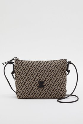 【イアクッチ/IACUCCI】 モノグランマ ポーチSD JACQUARD/RUGA人気、トレンドファッション・服の通販 founy(ファニー) ファッション Fashion レディースファッション Fashion for Women ポーチ&ミニバッグ Pouches & Mini Bags 春 Spring グラフィック Graphic, Graphic Design コンパクト Compact, Small Size ジャカード／ジャガード Jacquard, Woven Pattern バランス Balance, Style Balance パッチ Patch, Appliqué ベスト Vest, Waistcoat ポーチ Pouch, Small Case モダン Modern, Contemporary ラップ Wrap, Wrap Design S/S・春夏 SS, Spring/Summer, Warm Season 夏 Summer 旅行 Travel 2026年 2026 |ID:prp329100004856768