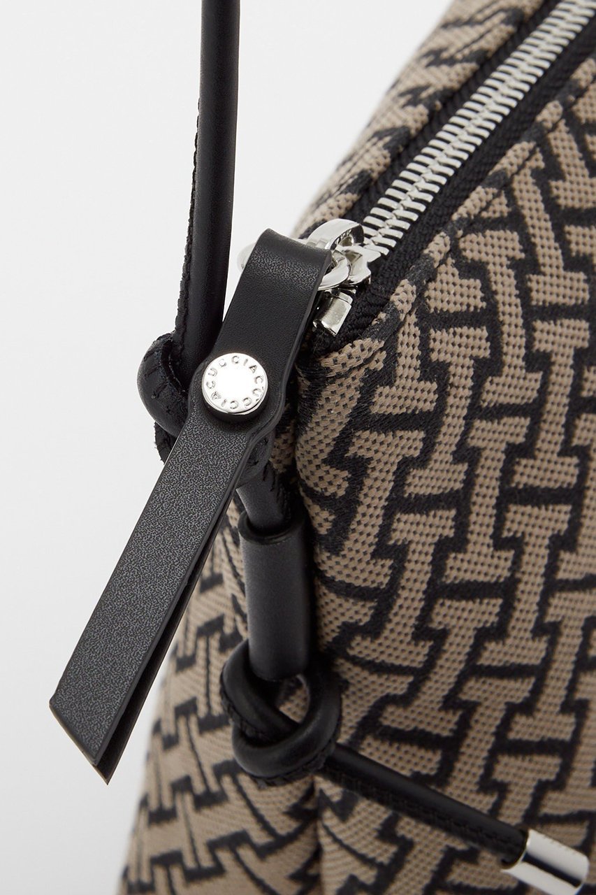 【イアクッチ/IACUCCI】のモノグランマ ポーチSD JACQUARD/RUGA 人気、トレンドファッション・服の通販 founy(ファニー) 　ファッション　Fashion　レディースファッション　Fashion for Women　ポーチ&ミニバッグ　Pouches & Mini Bags　春　Spring　グラフィック　Graphic, Graphic Design　コンパクト　Compact, Small Size　ジャカード／ジャガード　Jacquard, Woven Pattern　バランス　Balance, Style Balance　パッチ　Patch, Appliqué　ベスト　Vest, Waistcoat　ポーチ　Pouch, Small Case　モダン　Modern, Contemporary　ラップ　Wrap, Wrap Design　S/S・春夏　SS, Spring/Summer, Warm Season　夏　Summer　旅行　Travel　2026年　2026　other-8|ID: prp329100004856768 ipo3291000000035821128