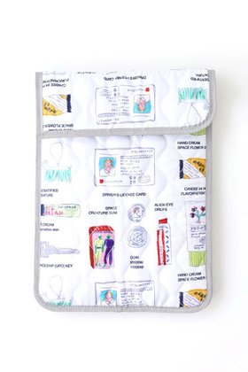 【エーシーン/A SCENE】の【2/13 20:00販売開始】【CONVENIENCE YOUNG】Gadget sleeve 人気、トレンドファッション・服の通販 founy(ファニー) ファッション Fashion レディースファッション Fashion for Women トップス・カットソー Cut & Sew Tops 2026年 2026 キルティング Quilted, Quilting グラフィック Graphic, Graphic Design スリーブ Sleeve, Long Sleeve / Short Sleeve パイピング Piping, Trim Design プリント Print, Printed Pattern ポーチ Pouch, Small Case ランダム Random, Irregular 夏 Summer 定番 Standard, Basic Item 春 Spring S/S・春夏 SS, Spring/Summer, Warm Season |ID:prp329100004856885