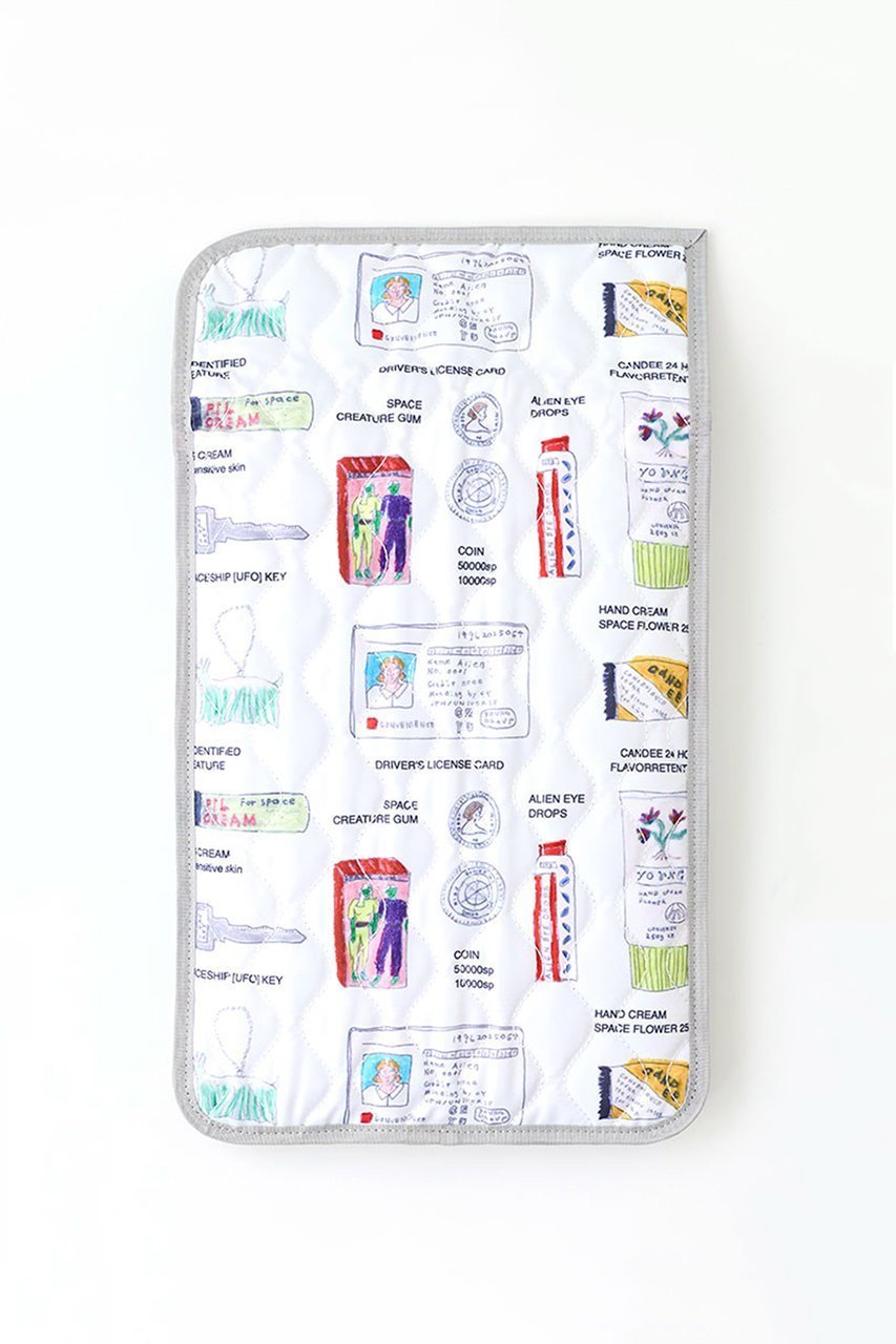 【エーシーン/A SCENE】の【2/13 20:00販売開始】【CONVENIENCE YOUNG】Gadget sleeve 人気、トレンドファッション・服の通販 founy(ファニー) 　ファッション　Fashion　レディースファッション　Fashion for Women　トップス・カットソー　Cut & Sew Tops　2026年　2026　キルティング　Quilted, Quilting　グラフィック　Graphic, Graphic Design　スリーブ　Sleeve, Long Sleeve / Short Sleeve　パイピング　Piping, Trim Design　プリント　Print, Printed Pattern　ポーチ　Pouch, Small Case　ランダム　Random, Irregular　夏　Summer　定番　Standard, Basic Item　春　Spring　S/S・春夏　SS, Spring/Summer, Warm Season　other-4|ID: prp329100004856885 ipo3291000000035827015