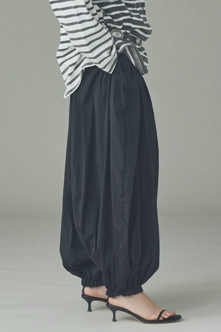 【カレンソロジー/Curensology】のリバーバルーンパンツ 人気、トレンドファッション・服の通販 founy(ファニー) ファッション Fashion レディースファッション Fashion for Women パンツ Pants & Trousers 2026年 2026 おすすめ Recommended / Our Picks コンパクト Compact, Small Size サテン Satin, Glossy Fabric シアー Sheer, See-Through タフタ Taffeta, Structured Fabric バルーン Balloon, Balloon Silhouette フォルム Silhouette, Form フランス France, French リラックス Relax, Relaxed Fit ワッシャー Washer, Crinkled Finish 夏 Summer 春 Spring S/S・春夏 SS, Spring/Summer, Warm Season other-3|ID: prp329100004857907 ipo3291000000035876974