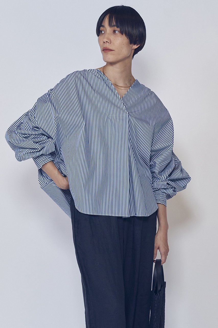 【プルミエ アロンディスモン/1er Arrondissement】のギャザーブラウス 人気、トレンドファッション・服の通販 founy(ファニー) 　ファッション　Fashion　レディースファッション　Fashion for Women　トップス・カットソー　Cut & Sew Tops　シャツ・ブラウス・オフィスカジュアル　Elegant Blouses & Button-Ups　2026年　2026　ギャザー　Gathered, Ruffled　スキッパー　Skipper, Open Collar　スリーブ　Sleeve, Long Sleeve / Short Sleeve　ロング　Long, Long-Length　エレガント 上品　Elegant　夏　Summer　春　Spring　S/S・春夏　SS, Spring/Summer, Warm Season　other-7|ID: prp329100004857964 ipo3291000000035883639