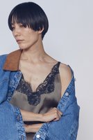 【プルミエ アロンディスモン/1er Arrondissement】のランジェリーキャミソール 人気、トレンドファッション・服の通販 founy(ファニー) ファッション Fashion レディースファッション Fashion for Women 下着・ランジェリー Lingerie & Intimates その他ランジェリー・インナーアイテム Other Lingerie / Intimates トップス・カットソー Cut & Sew Tops 2026年 2026 おすすめ Recommended / Our Picks インナー Innerwear エレガント 上品 Elegant キャミソール Camisole, Spaghetti Strap Top サテン Satin, Glossy Fabric シルク Silk, 100% Silk ジャケット Jacket, Outerwear タンク Tank Top, Sleeveless Top フェミニン Feminine, Girly フランス France, French ブルゾン Blouson, Bomber Jacket ランジェリー Lingerie, Intimate Wear レース Lace, Lace Fabric 再入荷 Restock / Back in Stock 夏 Summer 春 Spring S/S・春夏 SS, Spring/Summer, Warm Season |ID:prp329100004857966