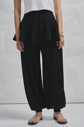 【ウィムガゼット/Whim Gazette】 【GEMINI】レイヤードニットパンツ人気、トレンドファッション・服の通販 founy(ファニー) ファッション Fashion レディースファッション Fashion for Women パンツ Pants & Trousers 2026年 2026 ストレッチ Stretch, Stretchy Fabric セパレート Separate, Two-Piece フォルム Silhouette, Form ペプラム Peplum, Flared Hem ミニスカート Mini Skirt, Short Skirt ロング Long, Long-Length ワーク Workwear, Utility Style 夏 Summer 春 Spring S/S・春夏 SS, Spring/Summer, Warm Season |ID:prp329100004857972