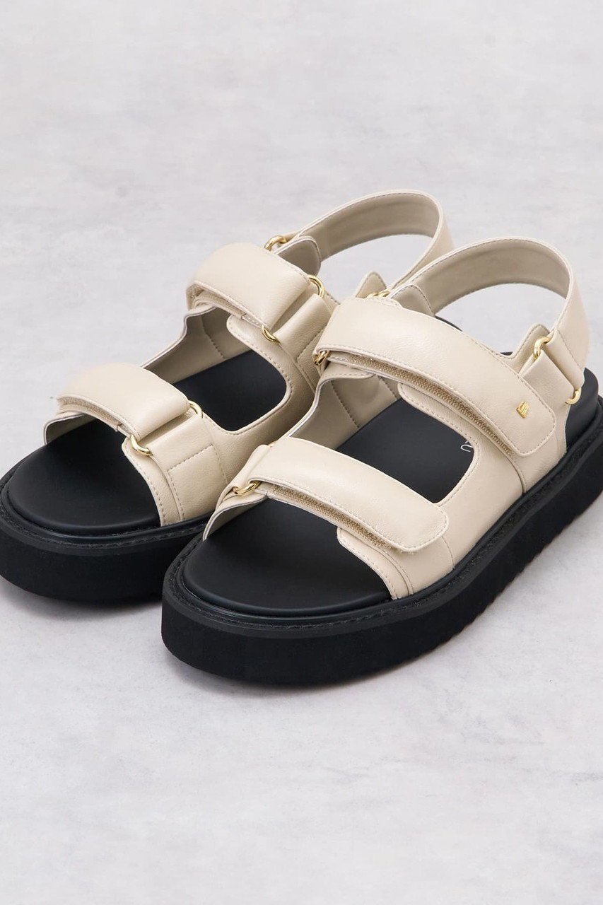 【ランバン オン ブルー/LANVIN en Bleu】のパデットフラットサンダル 人気、トレンドファッション・服の通販 founy(ファニー) 　ファッション　Fashion　レディースファッション　Fashion for Women　2026年　2026　サンダル　Sandals, Summer Shoes　ダブル　Double, Double-Breasted　チャーム　Charm, Pendant　フィット　Fit, Slim Fit　ラップ　Wrap, Wrap Design　エレガント 上品　Elegant　夏　Summer　春　Spring　S/S・春夏　SS, Spring/Summer, Warm Season　 other-1|ID: prp329100004859581 ipo3291000000035955350