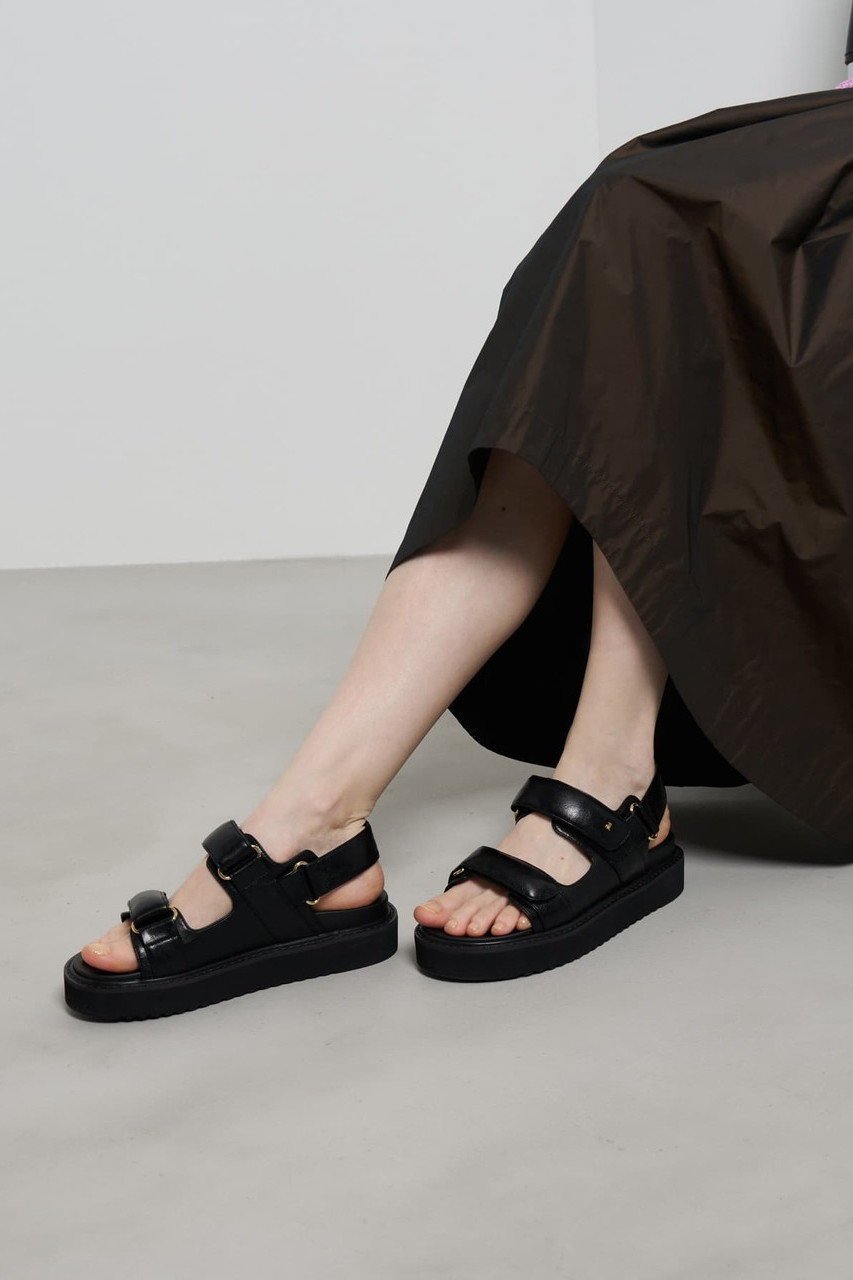 【ランバン オン ブルー/LANVIN en Bleu】のパデットフラットサンダル 人気、トレンドファッション・服の通販 founy(ファニー) 　ファッション　Fashion　レディースファッション　Fashion for Women　2026年　2026　サンダル　Sandals, Summer Shoes　ダブル　Double, Double-Breasted　チャーム　Charm, Pendant　フィット　Fit, Slim Fit　ラップ　Wrap, Wrap Design　エレガント 上品　Elegant　夏　Summer　春　Spring　S/S・春夏　SS, Spring/Summer, Warm Season　other-8|ID: prp329100004859581 ipo3291000000035955359