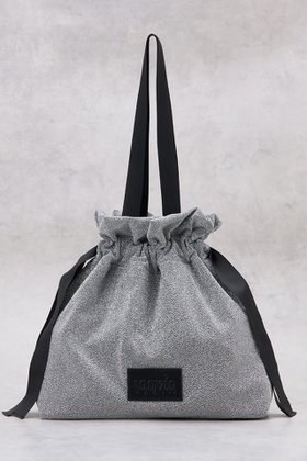 【ランバン オン ブルー/LANVIN en Bleu】のラメグログランギャザーバッグ 人気、トレンドファッション・服の通販 founy(ファニー) ファッション Fashion レディースファッション Fashion for Women バッグ Bags 2026年 2026 おすすめ Recommended / Our Picks ギャザー Gathered, Ruffled ドレープ Drape, Draping Fabric ポケット Pocket, Pocket Detail 夏 Summer 巾着 Drawstring Bag, Kinchaku 春 Spring S/S・春夏 SS, Spring/Summer, Warm Season |ID:prp329100004859582