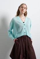 【ランバン オン ブルー/LANVIN en Bleu】のVネックショートカーディガン 人気、トレンドファッション・服の通販 founy(ファニー) ファッション Fashion レディースファッション Fashion for Women トップス・カットソー Cut & Sew Tops ニット Knit Tops & Sweaters カーディガン・羽織り Layered Style Cardigans Vネックトップス V-Neck Tops / V-Cut Neckline Shirts 2026年 2026 アシンメトリー Asymmetrical Style カーディガン Cardigan, Knitwear ショート Short, Short Length バランス Balance, Style Balance ヘムライン Hemline, Bottom Cut ワイド Wide, Wide Fit 夏 Summer 春 Spring S/S・春夏 SS, Spring/Summer, Warm Season thumbnail サックス|ID: prp329100004859584 ipo3291000000035955378