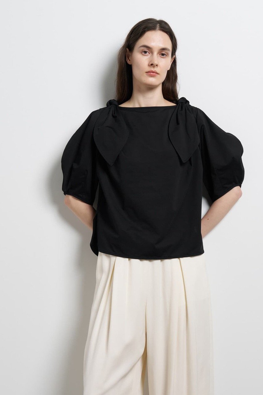 【ランバン オン ブルー/LANVIN en Bleu】のショルダーリボンカットソー インテリア・キッズ・メンズ・レディースファッション・服の通販 founy(ファニー) ファッション Fashion レディースファッション Fashion for Women トップス・カットソー Cut & Sew Tops シャツ・ブラウス・オフィスカジュアル Elegant Blouses & Button-Ups ロングTシャツ・Tシャツ Longline T-Shirts & Tees カットソー・ベーシックTシャツ Cut-and-Sewn Tops / Stretch Tees & Basics 2026年 2026 カットソー Cut and Sewn Top ショート Short, Short Length スリーブ Sleeve, Long Sleeve / Short Sleeve ダウン Down, Puffer デニム Denim, Jeans Material ファブリック Fabric, Textile リボン Ribbon, Bow 夏 Summer 春 Spring S/S・春夏 SS, Spring/Summer, Warm Season ブラック|ID: prp329100004859596 ipo3291000000035956221