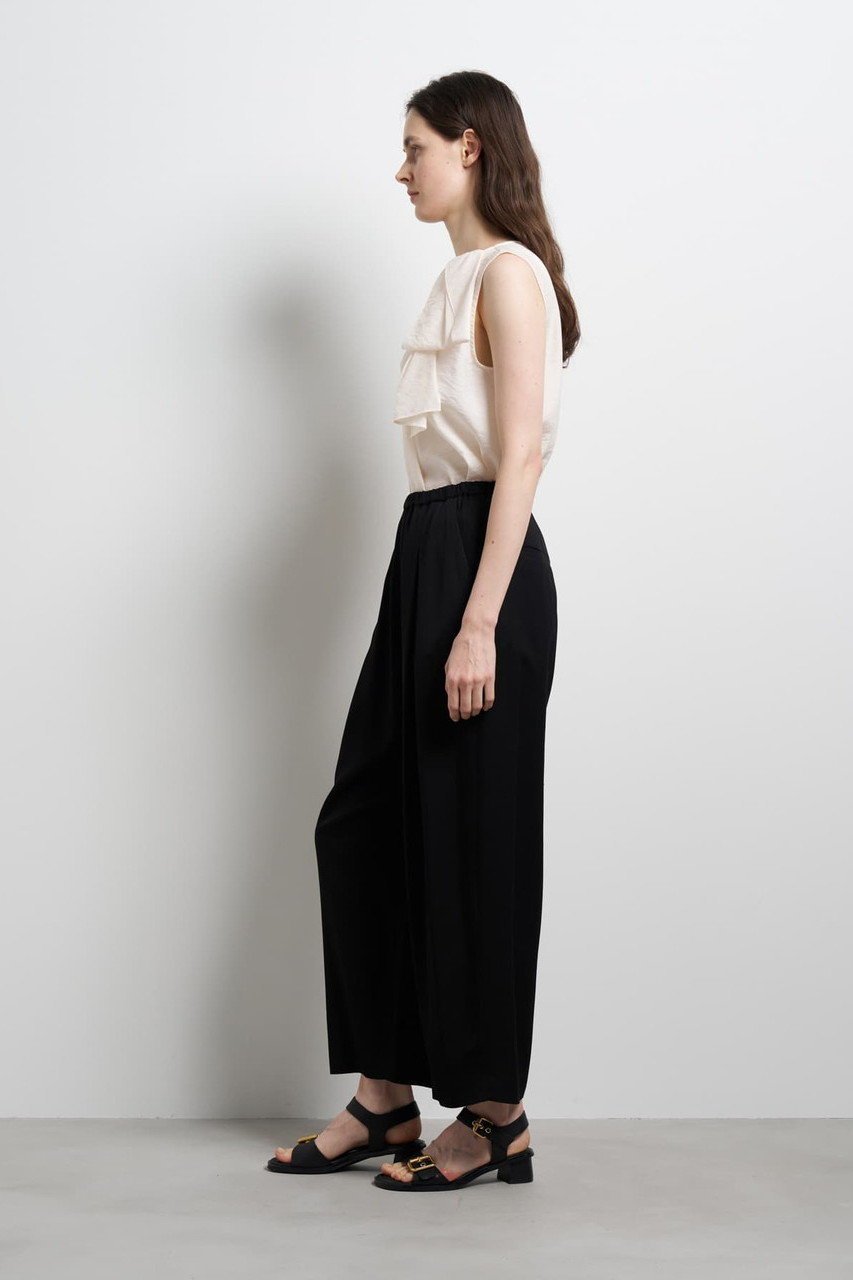 【ランバン オン ブルー/LANVIN en Bleu】のツイルタックカーブパンツ 人気、トレンドファッション・服の通販 founy(ファニー) 　ファッション　Fashion　レディースファッション　Fashion for Women　パンツ　Pants & Trousers　2026年　2026　おすすめ　Recommended / Our Picks　クロップド　Cropped, Short Length　シンプル　Simple, Minimal　ジャケット　Jacket, Outerwear　ファブリック　Fabric, Textile　フォルム　Silhouette, Form　リネン　Linen, Linen Fabric　リラックス　Relax, Relaxed Fit　ワイド　Wide, Wide Fit　エレガント 上品　Elegant　夏　Summer　春　Spring　S/S・春夏　SS, Spring/Summer, Warm Season　other-7|ID: prp329100004859598 ipo3291000000035956249