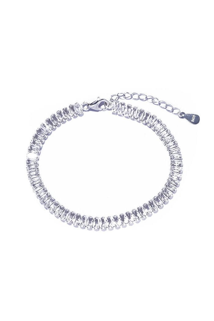 【ルボンボン/les bonbon】のprincess baguette ブレスレット インテリア・キッズ・メンズ・レディースファッション・服の通販 founy(ファニー) https://founy.com/ ファッション Fashion レディースファッション Fashion for Women ジュエリー Jewelry チェーン＆カフブレスレット Cuff & Chain Bracelets バングル・カフブレスレット Bangles & Cuff Bracelets 2026年 2026 エレガント 上品 Elegant ノースリーブ Sleeveless, No-Sleeve フェミニン Feminine, Girly ブレスレット Bracelet, Wristband 夏 Summer 春 Spring S/S・春夏 SS, Spring/Summer, Warm Season |ID: prp329100004859904 ipo3291000000035982179