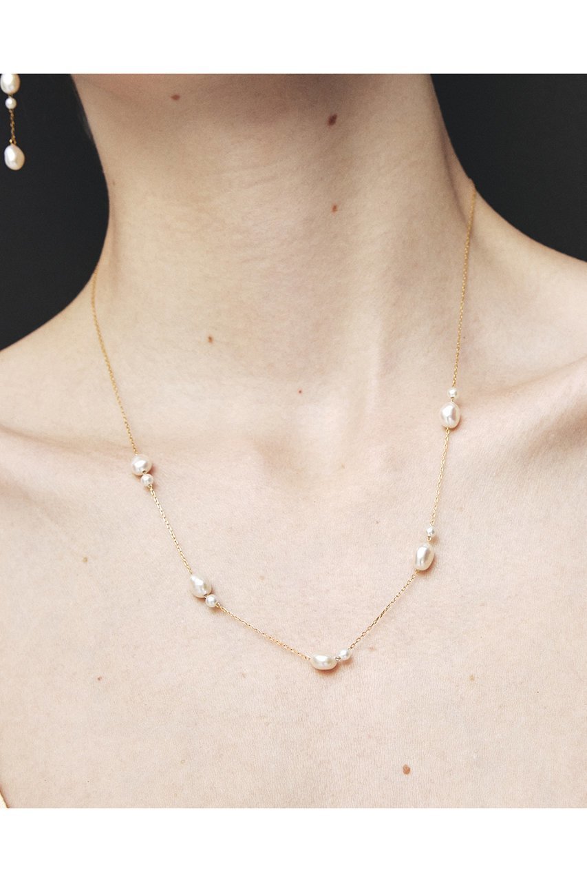 【ルボンボン/les bonbon】のflotter pearl ロングネックレス 人気、トレンドファッション・服の通販 founy(ファニー) 　ファッション　Fashion　レディースファッション　Fashion for Women　ジュエリー　Jewelry　ネックレス　Necklaces & Pendants　2026年　2026　キャミソール　Camisole, Spaghetti Strap Top　クラシカル　Classical, Vintage-Inspired　チェーン　Chain, Chain Strap　デコルテ　Décolleté, Neckline　ネックレス　Necklace, Pendant Necklace　パール　Pearl, Pearl Accent　モダン　Modern, Contemporary　ロング　Long, Long-Length　夏　Summer　春　Spring　S/S・春夏　SS, Spring/Summer, Warm Season　other-2|ID: prp329100004859921 ipo3291000000036246098