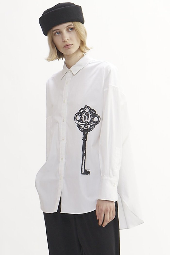 【プレインピープル/PLAIN PEOPLE】の鍵プリントシャツ インテリア・キッズ・メンズ・レディースファッション・服の通販 founy(ファニー) https://founy.com/ ファッション Fashion レディースファッション Fashion for Women トップス・カットソー Cut & Sew Tops シャツ・ブラウス・オフィスカジュアル Elegant Blouses & Button-Ups シンプル Simple, Minimal スリーブ Sleeve, Long Sleeve / Short Sleeve プリント Print, Printed Pattern マニッシュ Mannish, Boyish メンズ Men's, Menswear モダン Modern, Contemporary モチーフ Motif, Design Theme ロング Long, Long-Length |ID: prp329100004860746 ipo3291000000035999200