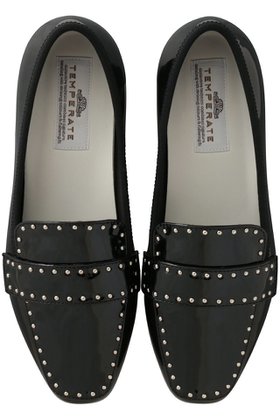 【テンパレイト/TEMPERATE】 SLOAN シルバースタッズ スリッポン(レイン対応)人気、トレンドファッション・服の通販 founy(ファニー) ファッション Fashion レディースファッション Fashion for Women エナメル Patent Leather 春 Spring クール Cool, Chic 抗菌 Antibacterial, Bacteria-Resistant シューズ Shoes, Footwear スタッズ Studs, Metal Accents ストッキング Stockings, Sheer Tights スリッポン Slip-On, Loafer ソックス Socks, Hosiery フィット Fit, Slim Fit ラバー Rubber, Rubber Sole レイン Rain, Rainproof S/S・春夏 SS, Spring/Summer, Warm Season 夏 Summer エレガント 上品 Elegant 2026年 2026 |ID:prp329100004860768