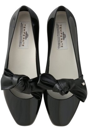 【テンパレイト/TEMPERATE】のELSIE スクエアトゥ リボンパンプス(レイン対応) 人気、トレンドファッション・服の通販 founy(ファニー) ファッション Fashion レディースファッション Fashion for Women 抗菌 Antibacterial, Bacteria-Resistant シューズ Shoes, Footwear シルバー Silver, Metallic Silver スクエア Square, Square Shape チャーム Charm, Pendant フィット Fit, Slim Fit ラバー Rubber, Rubber Sole リボン Ribbon, Bow レイン Rain, Rainproof ワンポイント One Point, Statement Accent 再入荷 Restock / Back in Stock |ID:prp329100004860772