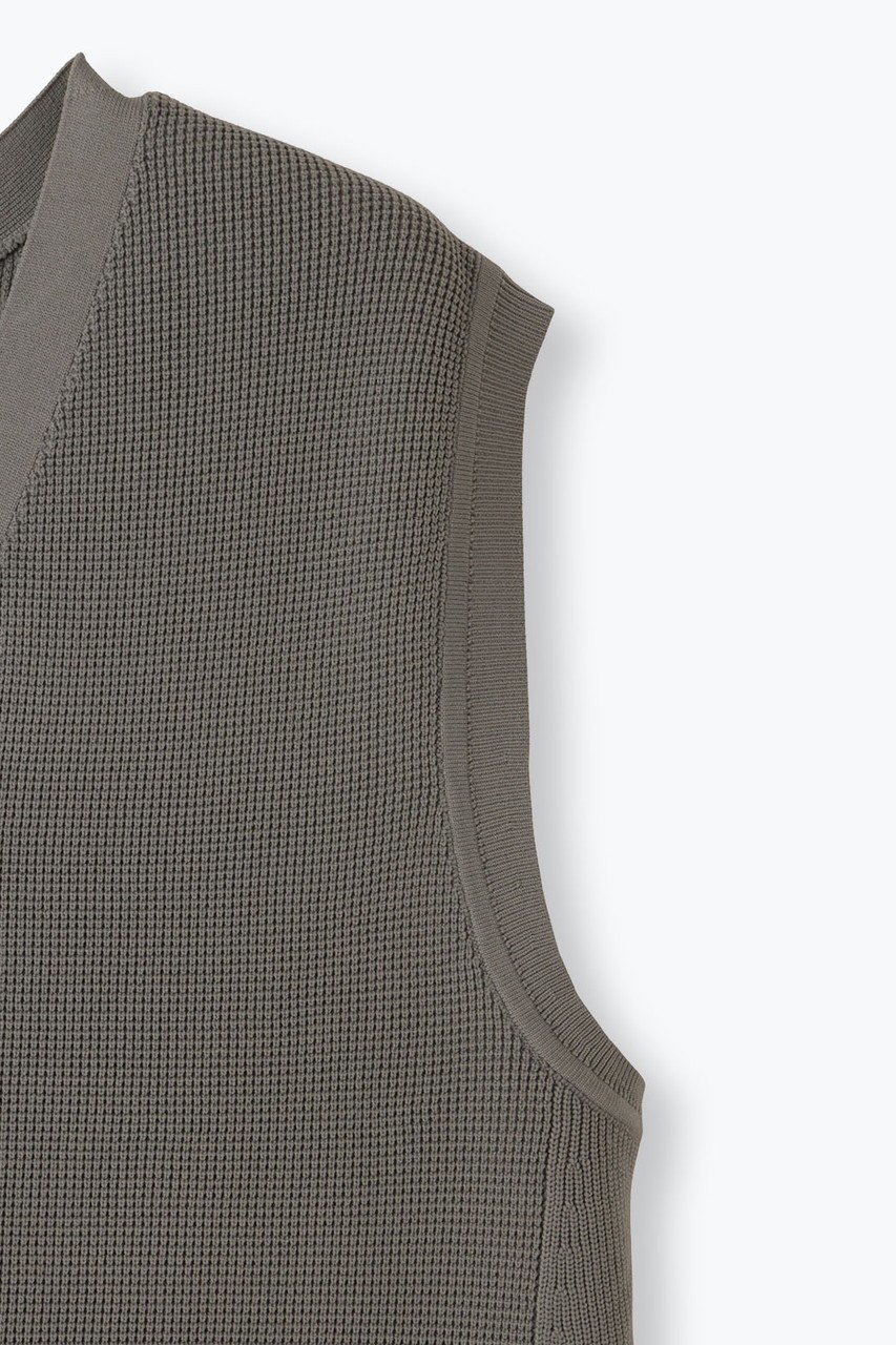 【レリル/lelill】のハイテク2WAYワッフルジレ 人気、トレンドファッション・服の通販 founy(ファニー) 　ファッション　Fashion　レディースファッション　Fashion for Women　アウター　Coat / Outerwear Collection　レディースジャケット・軽アウター　Jackets　ジャケット　Jacket, Outerwear　トレンド　Trend, Trending Now　ベスト　Vest, Waistcoat　ワッフル　Waffle, Waffle Knit　新作・新入荷　New Arrivals / New In　春　Spring　other-5|ID: prp329100004860799 ipo3291000000035999862