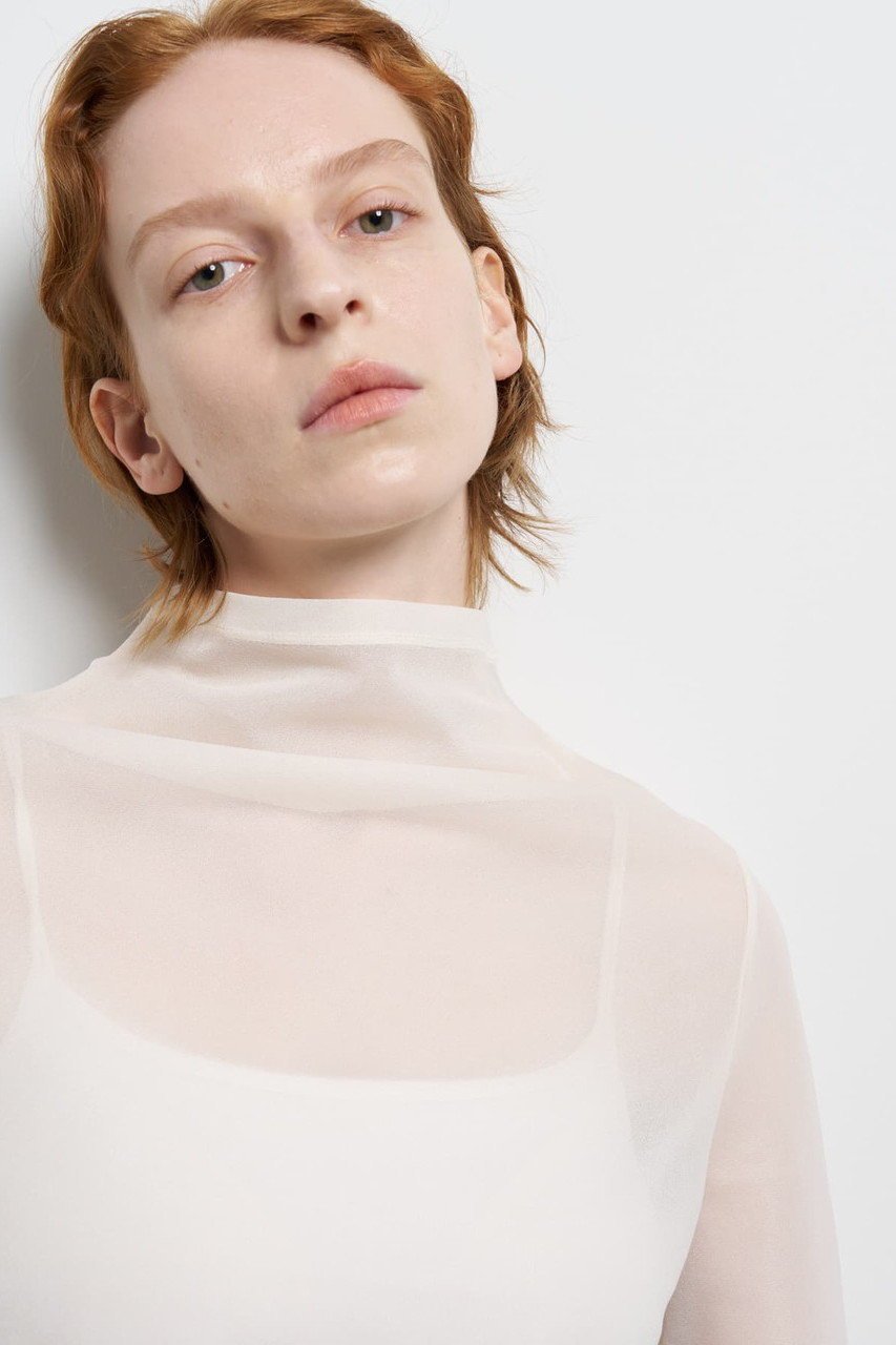 【ランバン オン ブルー/LANVIN en Bleu】のシアーハーフスリーブカットソー 人気、トレンドファッション・服の通販 founy(ファニー) ファッション Fashion レディースファッション Fashion for Women トップス・カットソー Cut & Sew Tops シャツ・ブラウス・オフィスカジュアル Elegant Blouses & Button-Ups ロングTシャツ・Tシャツ Longline T-Shirts & Tees カットソー・ベーシックTシャツ Cut-and-Sewn Tops / Stretch Tees & Basics 2026年 2026 ショート Short, Short Length シンプル Simple, Minimal ジョーゼット Georgette, Semi-Sheer Fabric スリット Slit, Slit Detail スリーブ Sleeve, Long Sleeve / Short Sleeve ドレープ Drape, Draping Fabric ハイネック High Neck, Mock Neck ファブリック Fabric, Textile エレガント 上品 Elegant 夏 Summer 春 Spring S/S・春夏 SS, Spring/Summer, Warm Season other-4|ID: prp329100004861126 ipo3291000000036008134