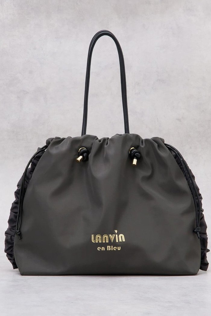 【ランバン オン ブルー/LANVIN en Bleu】のサイドフリルドロストトートバッグ(大) インテリア・キッズ・メンズ・レディースファッション・服の通販 founy(ファニー) https://founy.com/ ファッション Fashion レディースファッション Fashion for Women バッグ Bags 2026年 2026 タフタ Taffeta, Structured Fabric フェイクレザー Faux Leather, PU Leather フリル Frill, Ruffle プリント Print, Printed Pattern メタル Metal, Metal Parts 夏 Summer 巾着 Drawstring Bag, Kinchaku 春 Spring S/S・春夏 SS, Spring/Summer, Warm Season |ID: prp329100004861128 ipo3291000000036008148