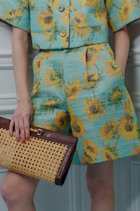 【アルアバイル/allureville】 【LOULOU WILLOUGHBY】サンフラワージャカードショートパンツ人気、トレンドファッション・服の通販 founy(ファニー) ファッション Fashion レディースファッション Fashion for Women パンツ Pants & Trousers ショートパンツ・ハーフパンツ High-Waisted & Relaxed Shorts 2026年 2026 おすすめ Recommended / Our Picks イエロー Yellow イタリア Italy ショート Short, Short Length ジャケット Jacket, Outerwear セットアップ Set-Up, Coordinated Outfit ターコイズ Turquoise, Blue-Green モチーフ Motif, Design Theme 夏 Summer 春 Spring S/S・春夏 SS, Spring/Summer, Warm Season |ID:prp329100004861664