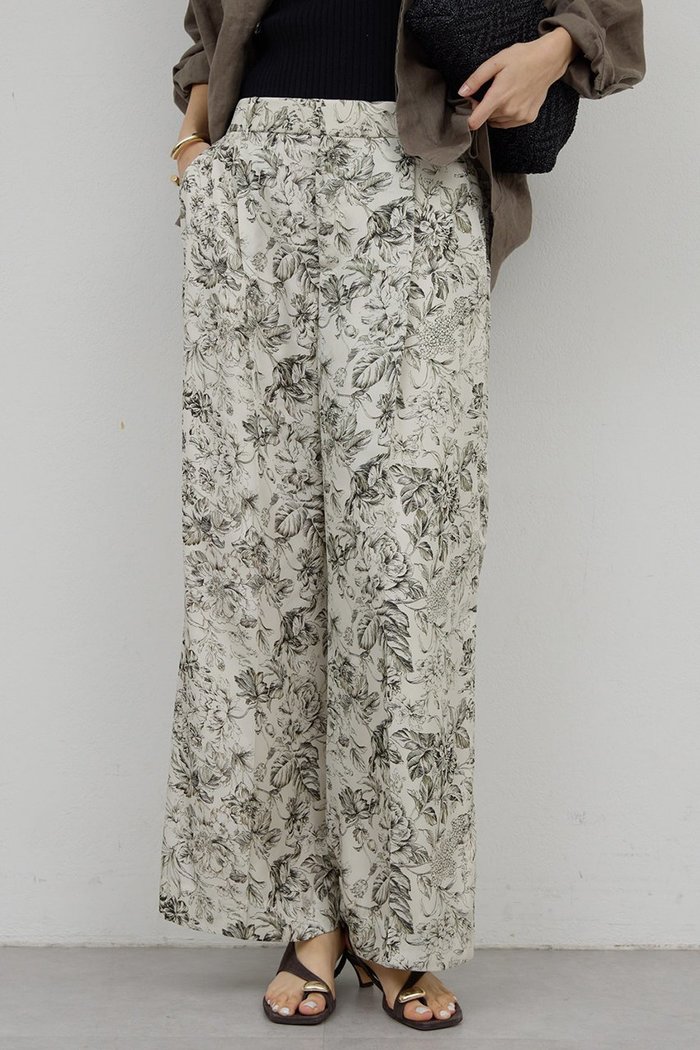 【ガリャルダガランテ/GALLARDAGALANTE】の【セットアップ対応】ボタニカルサテンスラックス インテリア・キッズ・メンズ・レディースファッション・服の通販 founy(ファニー) https://founy.com/ ファッション Fashion レディースファッション Fashion for Women セットアップ Matching Sets レディースパンツ・ボトムス Pants & Trousers / Bottoms パンツ Pants & Trousers 2026年 2026 サテン Satin, Glossy Fabric セットアップ Set-Up, Coordinated Outfit ベーシック Basic, Essential リゾート Resort, Vacation Style エレガント 上品 Elegant 夏 Summer 春 Spring S/S・春夏 SS, Spring/Summer, Warm Season |ID: prp329100004861697 ipo3291000000036050443