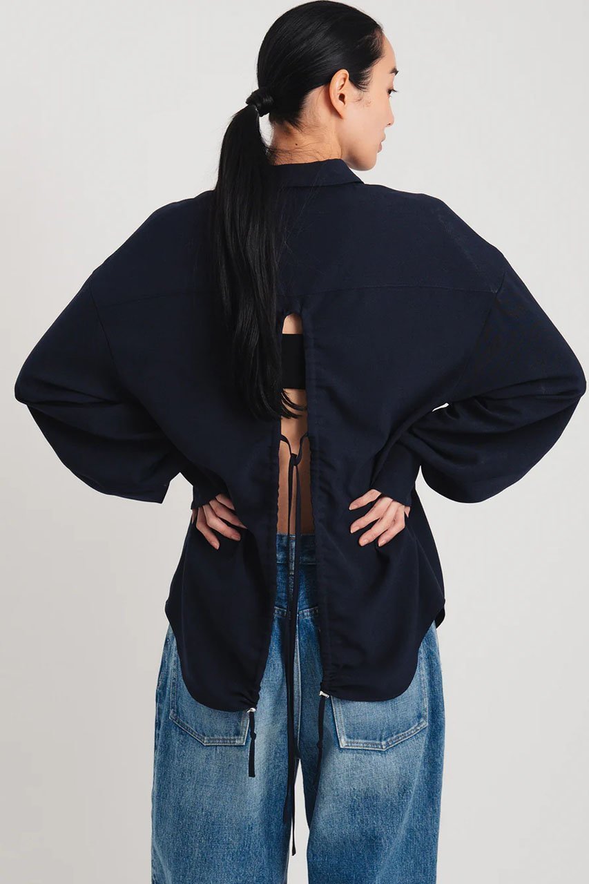 【スタニングルアー/STUNNING LURE】のバックドロストシャツ 人気、トレンドファッション・服の通販 founy(ファニー) 　ファッション　Fashion　レディースファッション　Fashion for Women　トップス・カットソー　Cut & Sew Tops　シャツ・ブラウス・オフィスカジュアル　Elegant Blouses & Button-Ups　バッグ　Bags　インナー　Innerwear　シンプル　Simple, Minimal　スリーブ　Sleeve, Long Sleeve / Short Sleeve　ドローストリング　Drawstring, Pull Cord　フロント　Front, Front Design　レース　Lace, Lace Fabric　ロング　Long, Long-Length　新作・新入荷　New Arrivals / New In　other-6|ID: prp329100004861700 ipo3291000000036050494