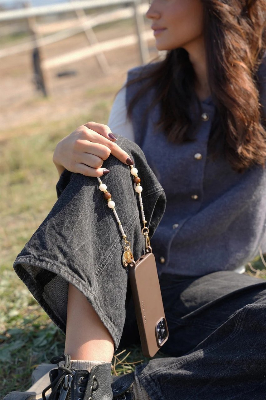 【その他のブランド/Other】のハンドストラップ COURTE IRIS (ケース別売) 人気、トレンドファッション・服の通販 founy(ファニー) 　ファッション　Fashion　レディースファッション　Fashion for Women　アクセサリー　Fashion Accessories　エレガント 上品　Elegant　スマート　Smart, Elegant　チェーン　Chain, Chain Strap　チャーム　Charm, Pendant　バランス　Balance, Style Balance　パール　Pearl, Pearl Accent　ラップ　Wrap, Wrap Design　新作・新入荷　New Arrivals / New In　other-4|ID: prp329100004861779 ipo3291000000036058029