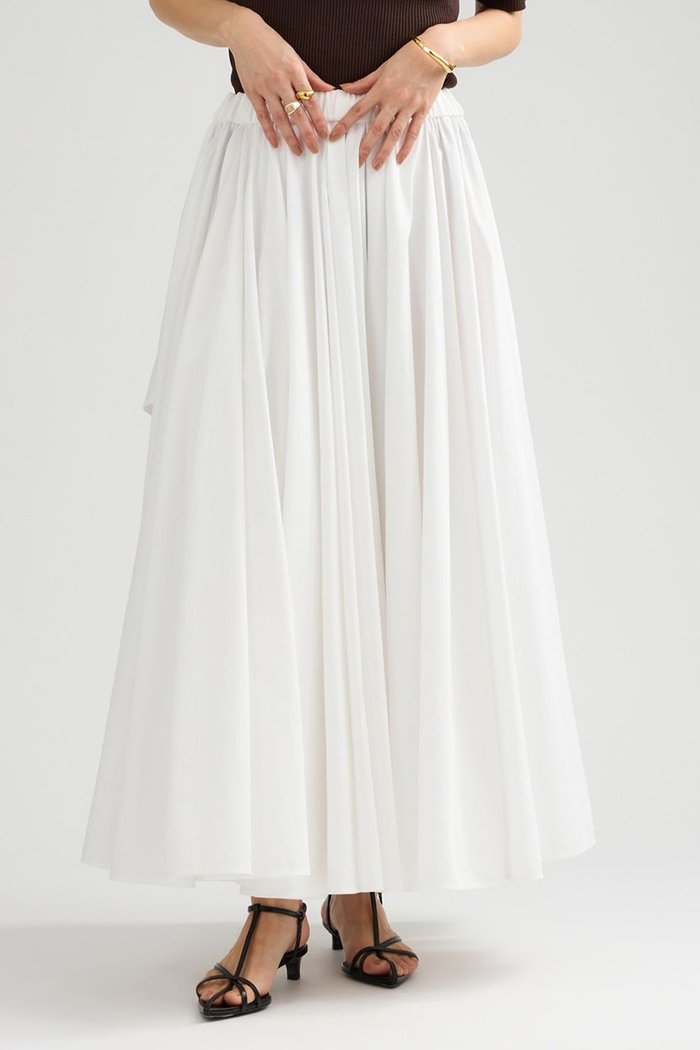 【カオス/Chaos】のパレルモスカート インテリア・キッズ・メンズ・レディースファッション・服の通販 founy(ファニー) https://founy.com/ ファッション Fashion レディースファッション Fashion for Women スカート Skirts ロングスカート Long Skirts / Maxi & Midi Skirts 春 Spring サテン Satin, Glossy Fabric シルク Silk, 100% Silk ドレープ Drape, Draping Fabric なめらか Smooth, Silky Texture バランス Balance, Style Balance ロング Long, Long-Length S/S・春夏 SS, Spring/Summer, Warm Season 夏 Summer エレガント 上品 Elegant 2026年 2026 |ID: prp329100004861999 ipo3291000000036074598