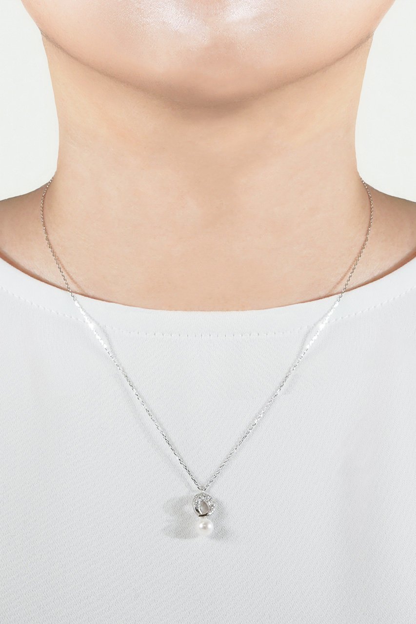 【アヤミ ジュエリー/AYAMI jewelry】のHeld Pearl ペンダント 人気、トレンドファッション・服の通販 founy(ファニー) 　ファッション　Fashion　レディースファッション　Fashion for Women　ジュエリー　Jewelry　ネックレス　Necklaces & Pendants　2026年　2026　ネックレス　Necklace, Pendant Necklace　バランス　Balance, Style Balance　パール　Pearl, Pearl Accent　メタリック　Metallic, Shiny Finish　エレガント 上品　Elegant　夏　Summer　春　Spring　S/S・春夏　SS, Spring/Summer, Warm Season　other-2|ID: prp329100004862932 ipo3291000000036146916