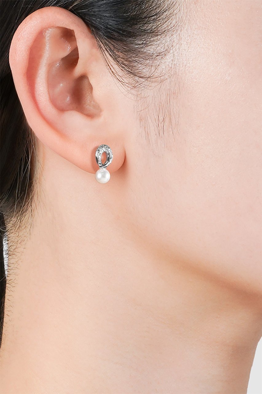 【アヤミ ジュエリー/AYAMI jewelry】のHeld Pearl ピアス 人気、トレンドファッション・服の通販 founy(ファニー) 　ファッション　Fashion　レディースファッション　Fashion for Women　ジュエリー　Jewelry　ファッションリング　Fashion Rings　イヤリング・フープ・ドロップタイプ　Hoop, Drop & Clip Earrings　2026年　2026　イヤリング　Earrings　バランス　Balance, Style Balance　パール　Pearl, Pearl Accent　メタル　Metal, Metal Parts　エレガント 上品　Elegant　夏　Summer　春　Spring　S/S・春夏　SS, Spring/Summer, Warm Season　other-2|ID: prp329100004862933 ipo3291000000036146927