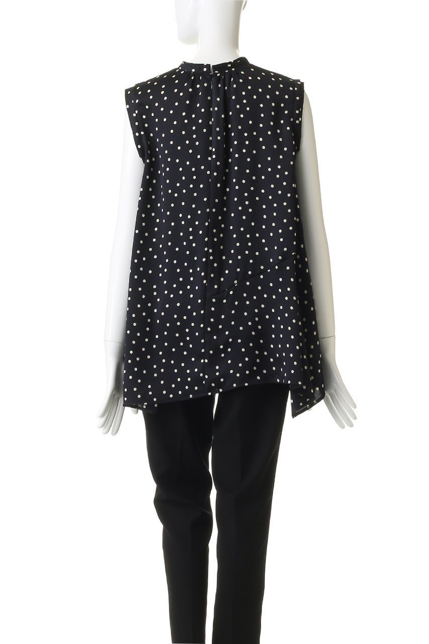 【ランバン オン ブルー/LANVIN en Bleu】のMarina dot/Heartブラウス 人気、トレンドファッション・服の通販 founy(ファニー) ファッション Fashion レディースファッション Fashion for Women トップス・カットソー Cut & Sew Tops キャミソール&ノースリーブ Camisoles & Sleeveless Tops シャツ・ブラウス・オフィスカジュアル Elegant Blouses & Button-Ups 2026年 2026 コレクション Collection, Seasonal Line サテン Satin, Glossy Fabric ジャケット Jacket, Outerwear ドット Polka Dot, Dot Pattern ノースリーブ Sleeveless, No-Sleeve プリント Print, Printed Pattern ランダム Random, Irregular レギュラー Regular, Standard Fit 夏 Summer 春 Spring S/S・春夏 SS, Spring/Summer, Warm Season other-4|ID: prp329100004862935 ipo3291000000036147277