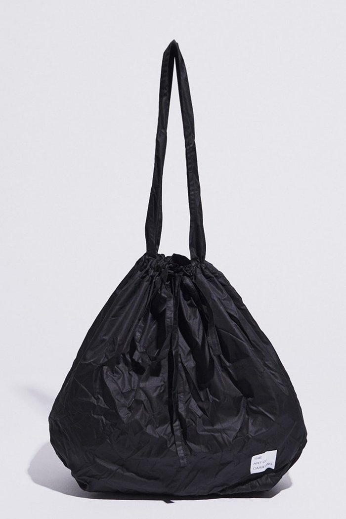 【ジ アートオブキャリング/THE ART OF CARRYING】のPACKABLE M ショルダーバッグ インテリア・キッズ・メンズ・レディースファッション・服の通販 founy(ファニー) https://founy.com/ ファッション Fashion レディースファッション Fashion for Women バッグ Bags 2026年 2026 ユニセックス Unisex, Genderless コンパクト Compact, Small Size スマート Smart, Elegant タフタ Taffeta, Structured Fabric 夏 Summer 春 Spring S/S・春夏 SS, Spring/Summer, Warm Season 軽量 Lightweight, Ultra Light |ID: prp329100004862942 ipo3291000000036147350