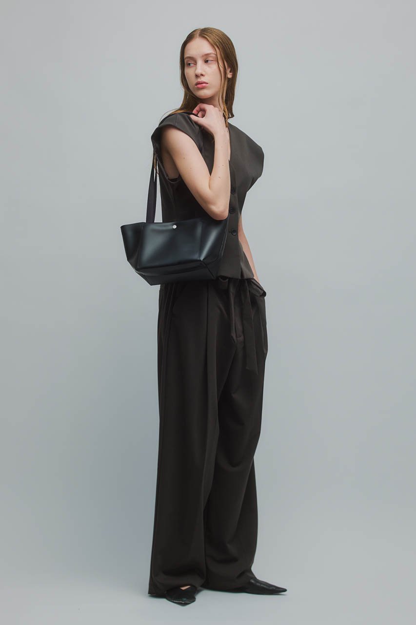 【ジ アートオブキャリング/THE ART OF CARRYING】のPAPER PAD M ショルダーバッグ 人気、トレンドファッション・服の通販 founy(ファニー) 　ファッション　Fashion　レディースファッション　Fashion for Women　バッグ　Bags　2026年　2026　ユニセックス　Unisex, Genderless　なめらか　Smooth, Silky Texture　クッション　Cushion, Throw Pillow　フォルム　Silhouette, Form　夏　Summer　春　Spring　S/S・春夏　SS, Spring/Summer, Warm Season　軽量　Lightweight, Ultra Light　other-8|ID: prp329100004862944 ipo3291000000036147396