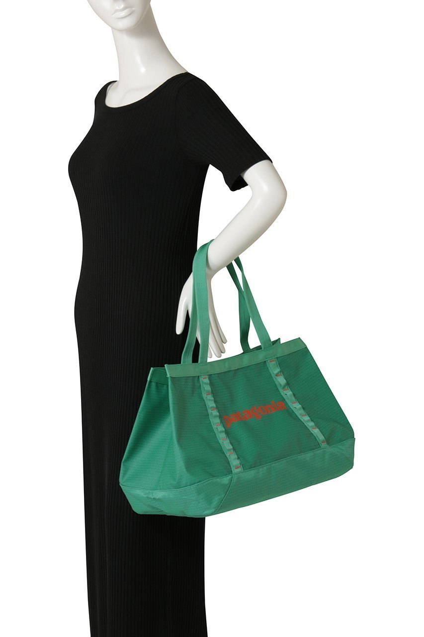 【パタゴニア/Patagonia】の【UNISEX】ブラックホール・トート 25L 人気、トレンドファッション・服の通販 founy(ファニー) 　ファッション　Fashion　レディースファッション　Fashion for Women　バッグ　Bags　スポーツウェア　Functional & Stylish Sportswear　スポーツバッグ・ジム用ポーチ・バックパック　Gym Bag / Sports Backpack / Pouch for Training　2026年　2026　ユニセックス　Unisex, Genderless　コンパクト　Compact, Small Size　スポーツ　Sports, Activewear　フロント　Front, Front Design　ポケット　Pocket, Pocket Detail　夏　Summer　旅行　Travel　春　Spring　S/S・春夏　SS, Spring/Summer, Warm Season　軽量　Lightweight, Ultra Light　other-2|ID: prp329100004862948 ipo3291000000036147434