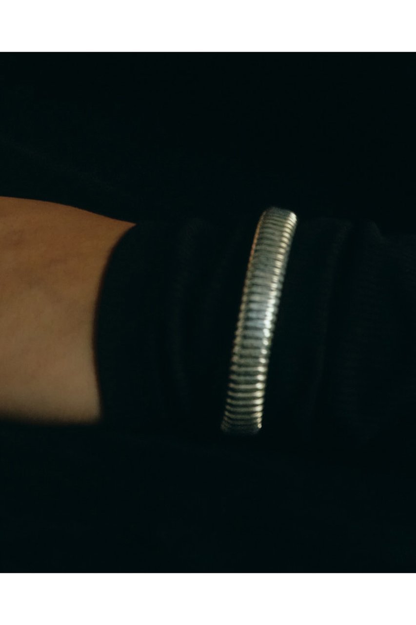 【イリスフォーセブン/IRIS 47】のbone ブレスレット 人気、トレンドファッション・服の通販 founy(ファニー) 　ファッション　Fashion　レディースファッション　Fashion for Women　ジュエリー　Jewelry　チェーン＆カフブレスレット　Cuff & Chain Bracelets　バングル・カフブレスレット　Bangles & Cuff Bracelets　2026年　2026　シルバー　Silver, Metallic Silver　ブレスレット　Bracelet, Wristband　夏　Summer　春　Spring　S/S・春夏　SS, Spring/Summer, Warm Season　other-2|ID: prp329100004864025 ipo3291000000036190015