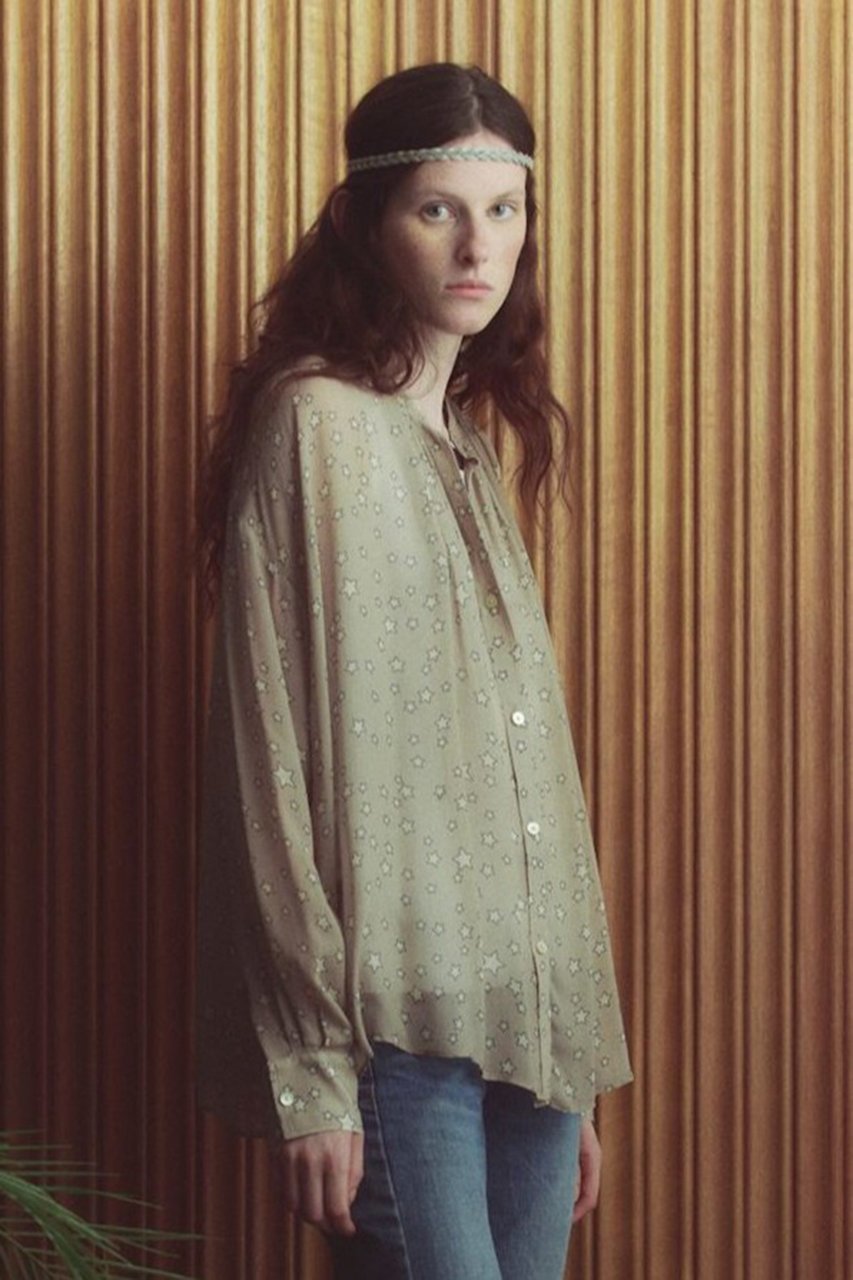 【クチュールドアダム/COUTURE D'ADAM】のスターダストプリントブラウス 人気、トレンドファッション・服の通販 founy(ファニー) 　ファッション　Fashion　レディースファッション　Fashion for Women　トップス・カットソー　Cut & Sew Tops　シャツ・ブラウス・オフィスカジュアル　Elegant Blouses & Button-Ups　2026年　2026　スリーブ　Sleeve, Long Sleeve / Short Sleeve　ドレープ　Drape, Draping Fabric　プリント　Print, Printed Pattern　リラックス　Relax, Relaxed Fit　ロング　Long, Long-Length　ワイド　Wide, Wide Fit　ワーク　Workwear, Utility Style　夏　Summer　春　Spring　S/S・春夏　SS, Spring/Summer, Warm Season　other-8|ID: prp329100004864093 ipo3291000000036190568