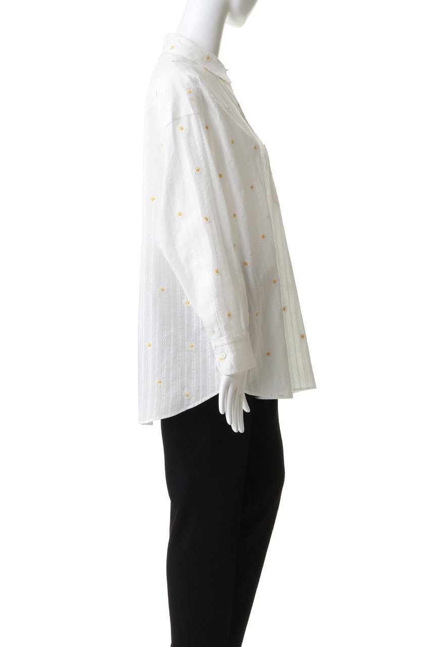 【クチュールドアダム/COUTURE D'ADAM】のマーガレット刺繍ビッグシャツ 人気、トレンドファッション・服の通販 founy(ファニー) ファッション Fashion レディースファッション Fashion for Women トップス・カットソー Cut & Sew Tops シャツ・ブラウス・オフィスカジュアル Elegant Blouses & Button-Ups 2026年 2026 なめらか Smooth, Silky Texture スラックス Slacks, Dress Pants スリーブ Sleeve, Long Sleeve / Short Sleeve デニム Denim, Jeans Material ビッグ Big, Oversized マーガレット Marguerite, Daisy Pattern リラックス Relax, Relaxed Fit ロング Long, Long-Length ワイド Wide, Wide Fit エレガント 上品 Elegant 夏 Summer 春 Spring S/S・春夏 SS, Spring/Summer, Warm Season other-3|ID: prp329100004864094 ipo3291000000036190572