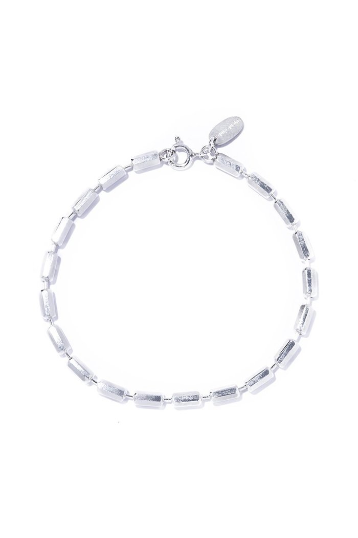 【クイップ クエイント/quip queint】のbundle ブレスレット インテリア・キッズ・メンズ・レディースファッション・服の通販 founy(ファニー) https://founy.com/ ファッション Fashion レディースファッション Fashion for Women ジュエリー Jewelry チェーン＆カフブレスレット Cuff & Chain Bracelets バングル・カフブレスレット Bangles & Cuff Bracelets 2026年 2026 シルバー Silver, Metallic Silver ネックレス Necklace, Pendant Necklace ブレスレット Bracelet, Wristband 夏 Summer 春 Spring S/S・春夏 SS, Spring/Summer, Warm Season |ID: prp329100004864944 ipo3291000000036210438