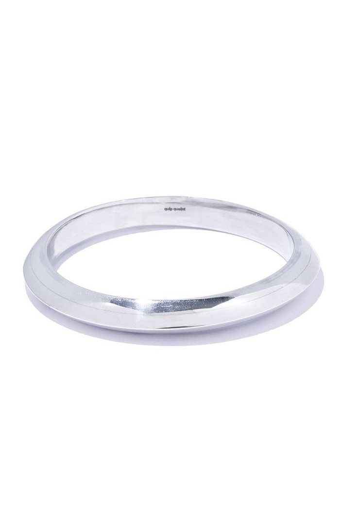 【クイップ クエイント/quip queint】のorganic edge バングル インテリア・キッズ・メンズ・レディースファッション・服の通販 founy(ファニー) https://founy.com/ ファッション Fashion レディースファッション Fashion for Women ジュエリー Jewelry チェーン＆カフブレスレット Cuff & Chain Bracelets バングル・カフブレスレット Bangles & Cuff Bracelets 2026年 2026 なめらか Smooth, Silky Texture カットソー Cut and Sewn Top シアー Sheer, See-Through シルバー Silver, Metallic Silver バングル Bangle, Bracelet フォルム Silhouette, Form 夏 Summer 春 Spring S/S・春夏 SS, Spring/Summer, Warm Season |ID: prp329100004864985 ipo3291000000036210676