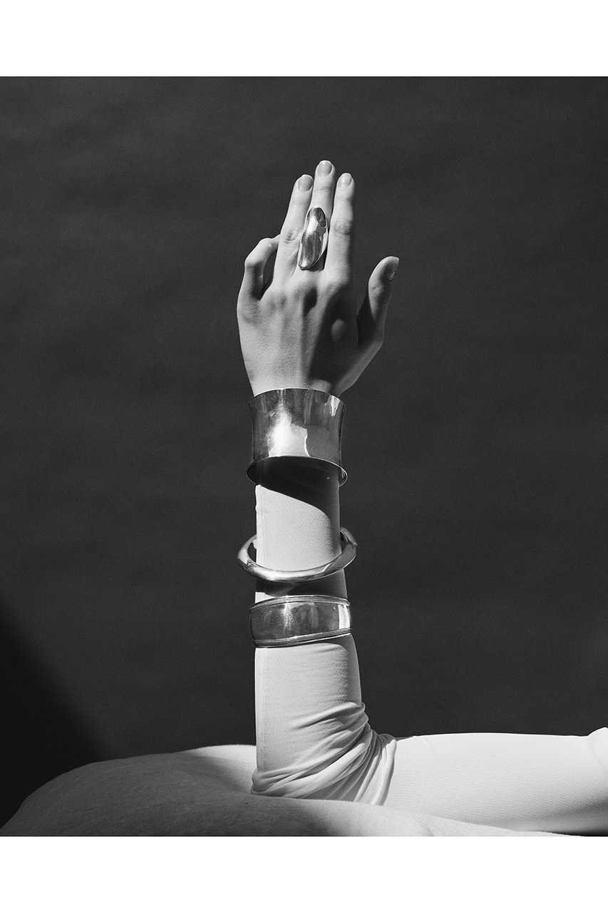 【クイップ クエイント/quip queint】のorganic edge バングル 人気、トレンドファッション・服の通販 founy(ファニー) ファッション Fashion レディースファッション Fashion for Women ジュエリー Jewelry チェーン&カフブレスレット Cuff & Chain Bracelets バングル・カフブレスレット Bangles & Cuff Bracelets 2026年 2026 なめらか Smooth, Silky Texture カットソー Cut and Sewn Top シアー Sheer, See-Through シルバー Silver, Metallic Silver バングル Bangle, Bracelet フォルム Silhouette, Form 夏 Summer 春 Spring S/S・春夏 SS, Spring/Summer, Warm Season other-5|ID: prp329100004864985 ipo3291000000036210685