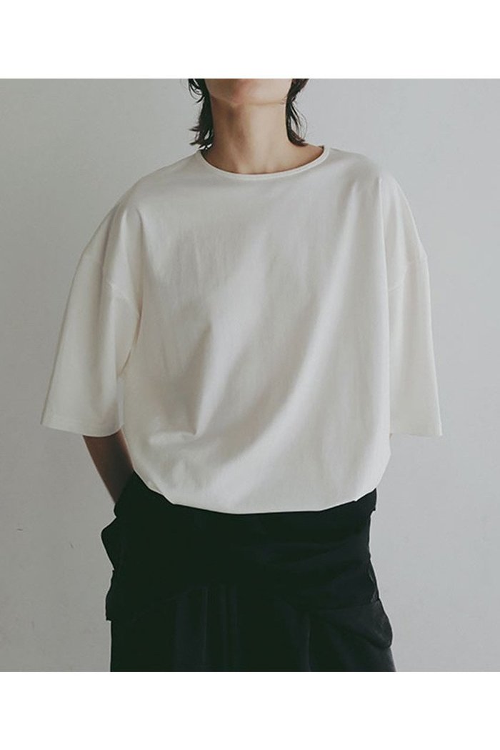 【エトレトウキョウ/ETRE TOKYO】のキュプラジャージオーバーサイズTee インテリア・キッズ・メンズ・レディースファッション・服の通販 founy(ファニー) https://founy.com/ ファッション Fashion レディースファッション Fashion for Women トップス・カットソー Cut & Sew Tops シャツ・ブラウス・オフィスカジュアル Elegant Blouses & Button-Ups ロングTシャツ・Tシャツ Longline T-Shirts & Tees カットソー・ベーシックTシャツ Cut-and-Sewn Tops / Stretch Tees & Basics カットソー Cut and Sewn Top キュプラ Cupro, Eco Fabric ショルダー Shoulder, Shoulder Strap ショート Short, Short Length シンプル Simple, Minimal スリーブ Sleeve, Long Sleeve / Short Sleeve ドロップ Drop Shoulder, Dropped Style バランス Balance, Style Balance フォルム Silhouette, Form リラックス Relax, Relaxed Fit ヴィンテージ Vintage Style エレガント 上品 Elegant 新作・新入荷 New Arrivals / New In |ID: prp329100004865050 ipo3291000000036211107