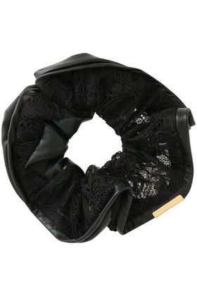 【エントワフェイン/ENTWURFEIN】のPatti レザー×レースコンビシュシュ 人気、トレンドファッション・服の通販 founy(ファニー) ファッション Fashion レディースファッション Fashion for Women シュシュ&ヘアアクセ/ヘアアレンジ Scrunchies & Hair Accessories アクセサリー Fashion Accessories クール Cool, Chic コンビ Combo, Combination Style ドッキング Docking, Mixed Material レース Lace, Lace Fabric 新作・新入荷 New Arrivals / New In |ID:prp329100004865092