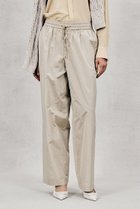 【オブリオ/AUBRIOT】のマイクロシルクトラックパンツ ライトベージュ|ID: prp329100004865146 ipo3291000000036211766