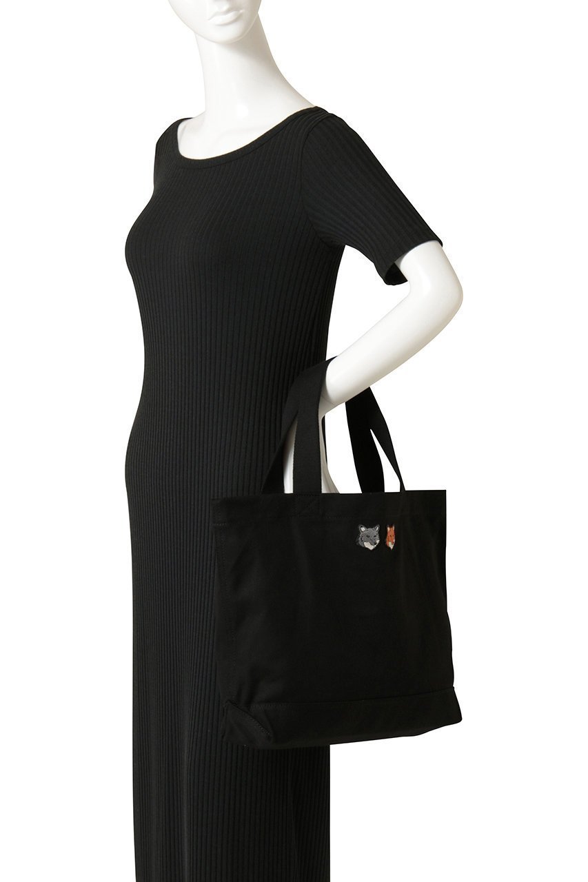 【メゾン キツネ/MAISON KITSUNE】の【UNISEX】DOUBLE FOX HEAD トートバッグ 人気、トレンドファッション・服の通販 founy(ファニー) 　ファッション　Fashion　レディースファッション　Fashion for Women　バッグ　Bags　2026年　2026　ユニセックス　Unisex, Genderless　シンプル　Simple, Minimal　パッチ　Patch, Appliqué　フロント　Front, Front Design　ベーシック　Basic, Essential　夏　Summer　春　Spring　S/S・春夏　SS, Spring/Summer, Warm Season　ビジネス 仕事 通勤　Business / Work / Commuting　other-2|ID: prp329100004865238 ipo3291000000036212373