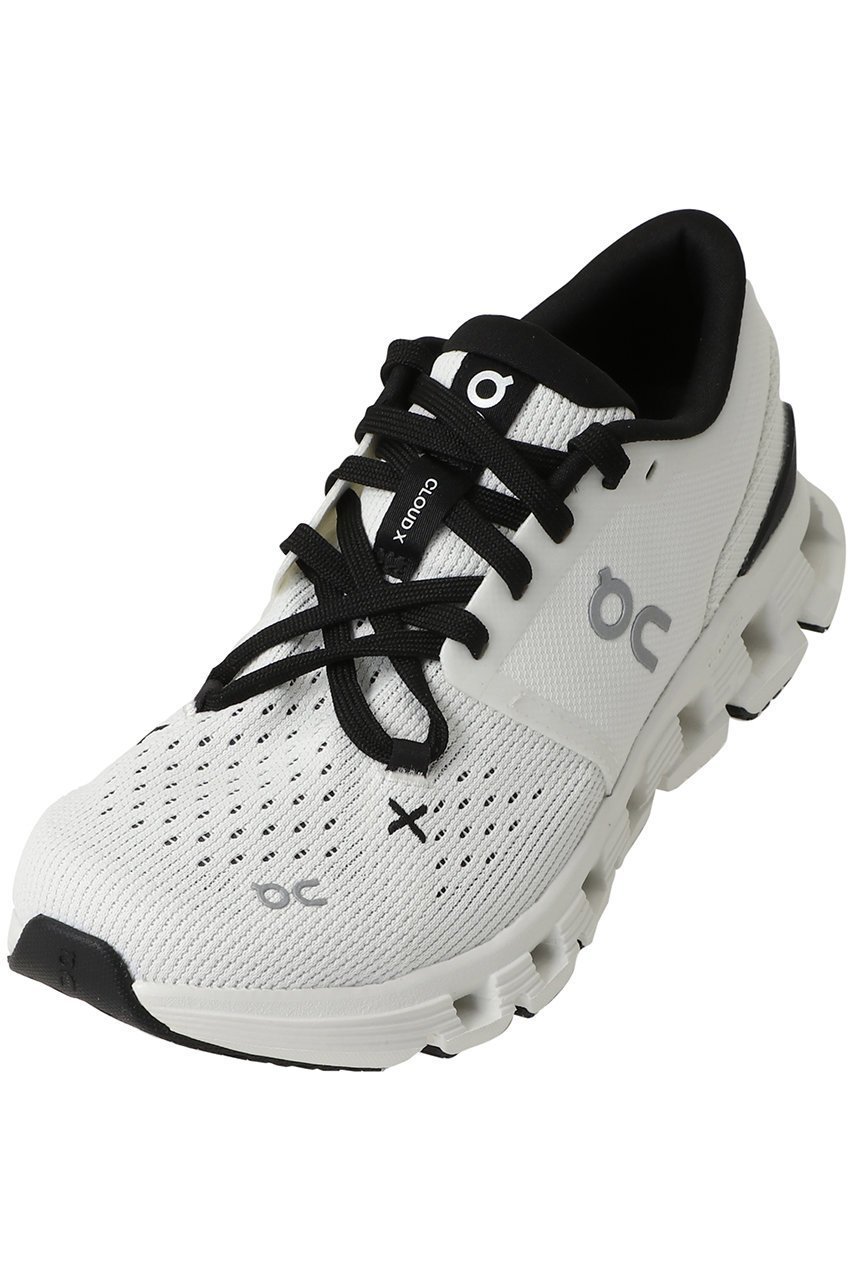 【オン/On】のCloud X 4 スニーカー インテリア・キッズ・メンズ・レディースファッション・服の通販 founy(ファニー) 　ファッション　Fashion　レディースファッション　Fashion for Women　スニーカー　Sneakers, Trainers　フィット　Fit, Slim Fit　メッシュ　Mesh, Net Fabric　レース　Lace, Lace Fabric　ワーク　Workwear, Utility Style　新作・新入荷　New Arrivals / New In　アイボリー/ブラック|ID: prp329100004865246 ipo3291000000036212493