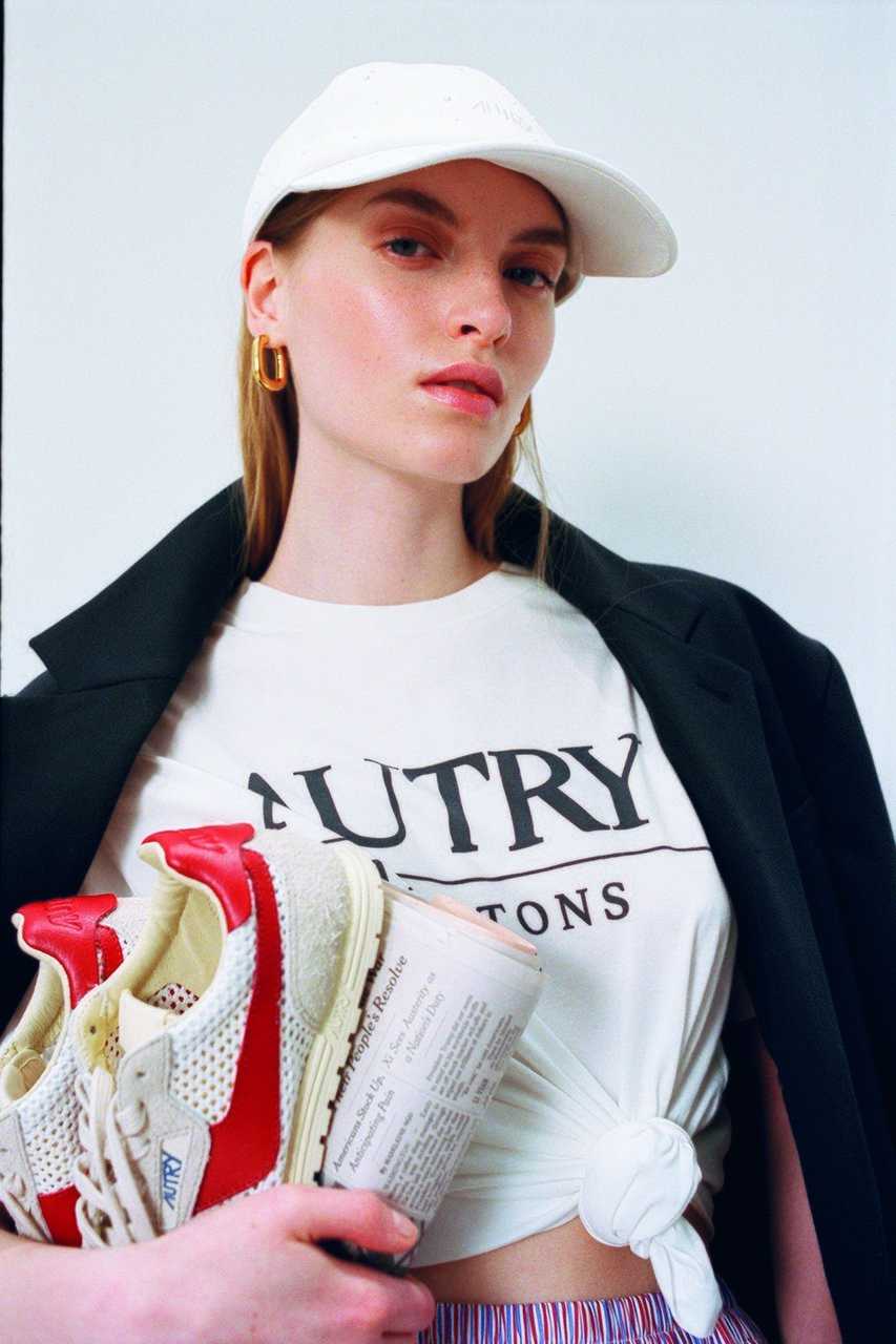 【オートリー/AUTRY】のパール付きロゴキャップ 人気、トレンドファッション・服の通販 founy(ファニー) 　ファッション　Fashion　レディースファッション　Fashion for Women　キャップ&ハット　Hats & Caps　ユニセックス　Unisex, Genderless　キャップ　Cap, Baseball Cap　デニム　Denim, Jeans Material　パール　Pearl, Pearl Accent　フォルム　Silhouette, Form　フロント　Front, Front Design　エレガント 上品　Elegant　帽子　Hat, Headwear　新作・新入荷　New Arrivals / New In　other-2|ID: prp329100004865266 ipo3291000000036212640